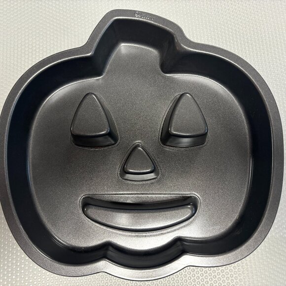 Wilton Other - Halloween Wilton Cake Pans Pumpkin - 1574